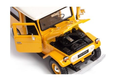 MOTORMAX TOYOTA LAND CRUISER FJ40 1/24 DIECAST MODEL 79323